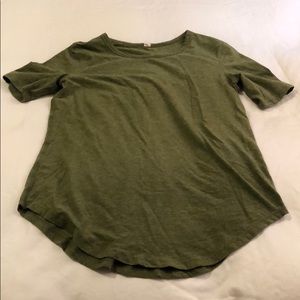 Lululemon stretchy workout T shirt sz4